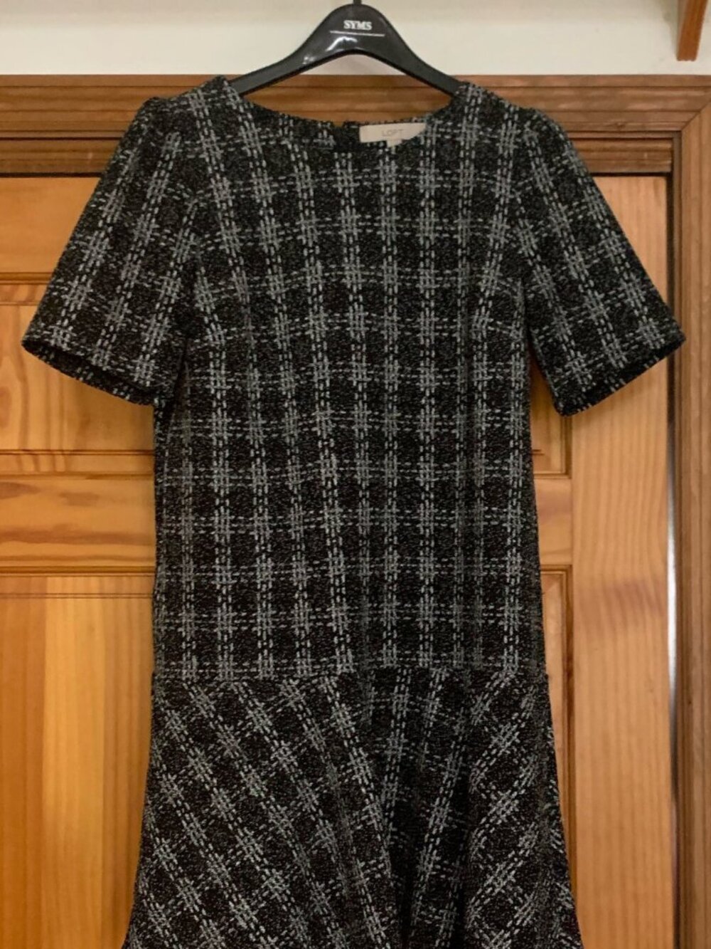 LOFT GIRL LADY WOMAN Business Casual Light Gray Black Elegant DRESS Sz M Zipper